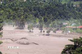 Khu vực bị tàn phá do lũ quét cuốn theo bùn đất tại huyện Rasuwa, Nepal, ngày 26/8/2026. (Ảnh: ANI/TTXVN phát)