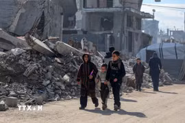 Người dân tại Dải Gaza. (Ảnh: THX/TTXVN)