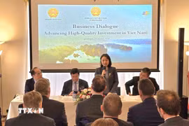 Đại sứ Nguyễn Lê Thanh phát biểu khai mạc. (Ảnh: TTXVN phát)