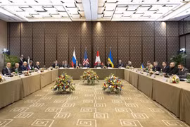 Đại diện các nước Nga, Mỹ, Ukraine cùng nước chủ nhà Thụy Sĩ tham dự vòng đàm phán mới tại Geneva. (Nguồn: TTXVN phát)