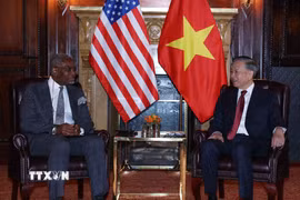 Tổng Bí thư, Chủ tịch nước Tô Lâm tiếp Hạ nghị sỹ Gregory Meeks, thành viên cao cấp Ủy ban Đối ngoại, Ủy ban Dịch vụ tài chính Hạ viện cùng một số Hạ nghị sỹ khác của Hoa Kỳ. (Ảnh: Thống Nhất/TTXVN)