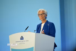 Chủ tịch ECB Christine Lagarde phát biểu tại cuộc họp báo ở Frankfurt, Đức. (Ảnh: THX/TTXVN phát)