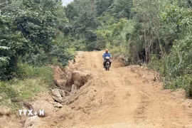 Sau đợt mưa lũ vừa qua, nhiều khu vực vùng Đông của tỉnh Đắk Lắk có nguy cơ sạt lở đồi núi cao. (Ảnh: Tường Quân/TTXVN)