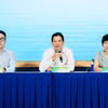 Ông Lê Quang Tự Do, Cục trưởng Cục Phát thanh, Truyền hình và Thông tin điện tử cùng đại diện Báo VnExpress và Công ty Cổ phần Dịch vụ trực tuyến FPT chủ trì buổi lễ công bố. (Ảnh: PV/Vietnam+)