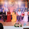 Trưởng Khoa Thanh nhạc, Phó Giáo sư-Tiến sỹ, Nghệ sỹ Ưu tú Tân Nhàn (thứ ba từ trái sang) chia sẻ tại buổi gặp gỡ báo chí ngày 30/9. (Ảnh: Thọ Nam/Vietnam+)