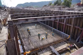 Đầu tư công vươn lên trở thành động lực mang tính dẫn dắt trong quý 3. (Ảnh: Vietnam+)