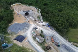 Dự án hầm Đèo Ngang mở rộng sẽ hoàn thành vào cuối năm nay. (Ảnh: Quốc Khánh/Vietnam+)