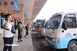 Xe khách hoạt động tại Bến xe Mỹ Đình. (Ảnh: Vietnam+)