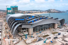 Các đại dự án APEC tại Phú Quốc đang được chủ đầu tư và nhà thầu nỗ lực tăng tốc thi công. (Ảnh: PV/Vietnam+)