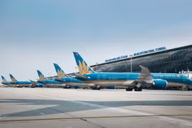 Vietnam Airlines mở bán vé Tết Đinh Mùi 2027 sớm, tăng chuyến nội địa quốc tế. (Ảnh: VNA)