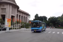 Các đơn vị xe buýt của Transerco đã thực hiện 44.676 lượt trong kỳ nghỉ lễ Quốc khánh 2/9. (Ảnh: PV/Vietnam+)