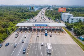 Hệ thống thu phí điện tử không dừng đã được triển khai tại các trạm thu phí trên toàn quốc. (Ảnh: Việt Hùng/Vietnam+)