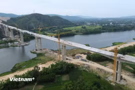 Bảo hiểm công trình là một công cụ quan trọng giúp các chủ đầu tư, nhà thầu phòng ngừa rủi ro. (Ảnh: Quốc Khánh/Vietnam+)