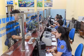 Ngành Đường sắt bắt đầu mở bán 300.000 vé tàu Tết Nguyên Đán Đinh Mùi. (Ảnh: PV/Vietnam+)