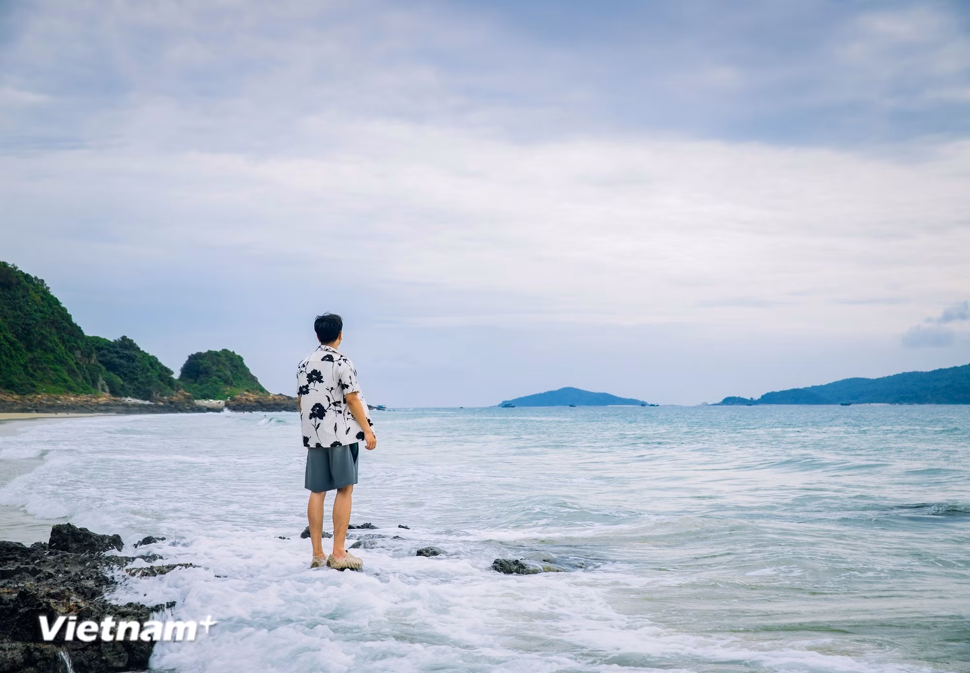 Biển trời đảo Cô Tô. (Ảnh: Vương Công Nam/Vietnam+)