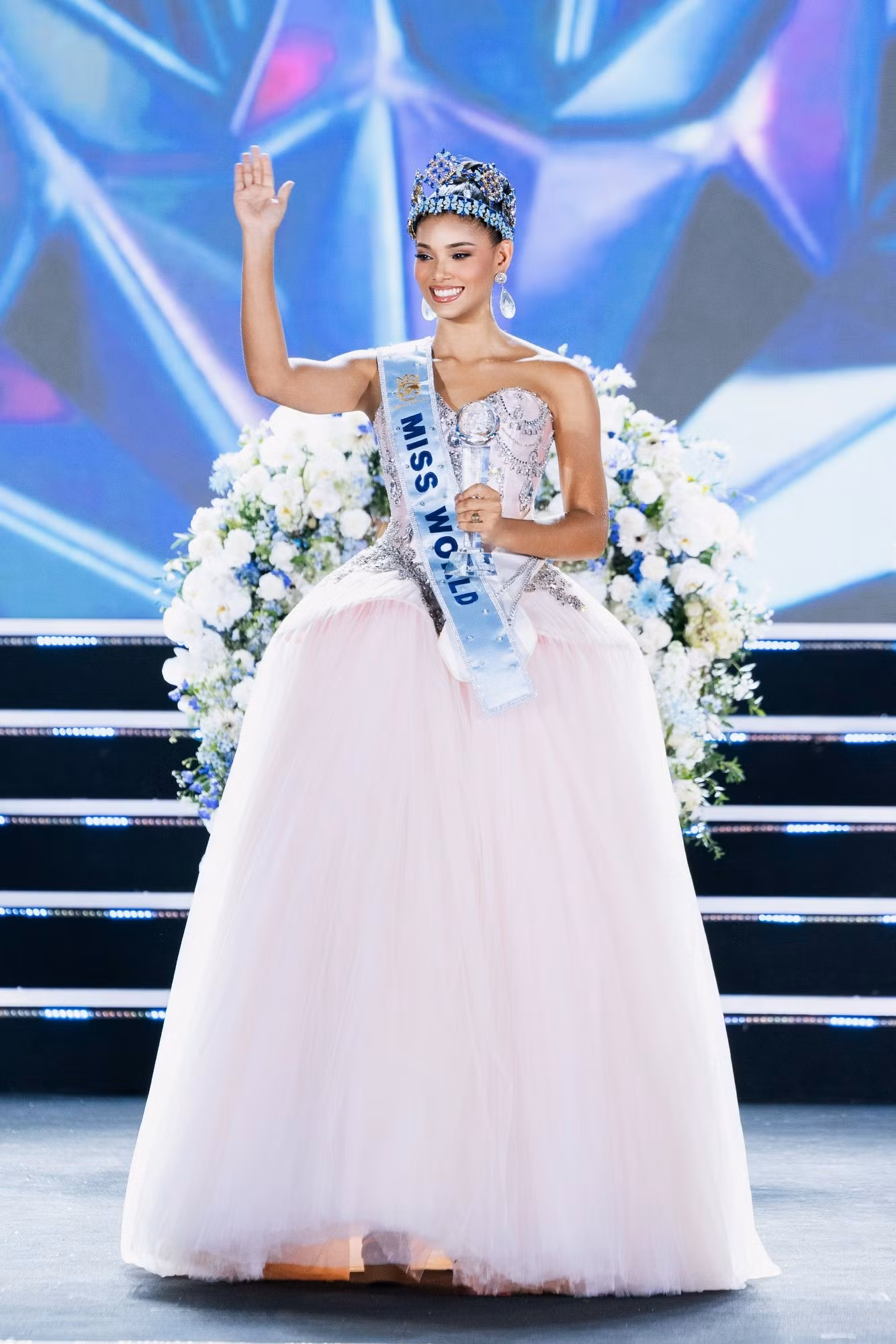 7569missworld-2026-foto-kiengcan-studio.jpg