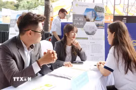 Đông đảo sinh viên tham gia Sàn giao dịch việc làm ngành du lịch Thành phố Hồ Chí Minh năm 2024. (Ảnh: Thanh Vũ/TTXVN)