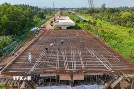 Dự án đường Vành đai phía Tây thành phố Cần Thơ được điều chỉnh bổ sung thêm 2.570 tỷ đồng, thời gian thực hiện đến năm 2028. (Ảnh: Thanh Liêm/TTXVN)