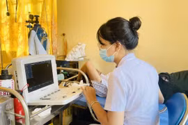 Khám bệnh cho người dân Lào Cai. (Ảnh: Cổng Thông tin điện tử tỉnh Lào Cai)
