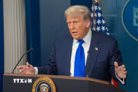 Tổng thống Mỹ Donald Trump phát biểu trong cuộc họp báo tại Nhà Trắng, Washington D.C. (Ảnh: THX/TTXVN phát)