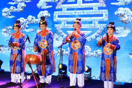 Trình bày Nhã nhạc Cung đình Huế tại sự kiện. (Ảnh: Anh Hiển/TTXVN)