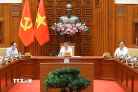 Thủ tướng Lê Minh Hưng chủ trì cuộc họp về công tác chuẩn bị Năm APEC 2027. (Ảnh: Dương Giang/TTXVN)