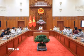 Thủ tướng Lê Minh Hưng chủ trì cuộc họp về công tác chuẩn bị Năm APEC 2027. (Ảnh: Dương Giang/TTXVN)