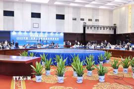 Toàn cảnh Hội nghị bàn tròn cấp Bộ trưởng về trí tuệ nhân tạo ASEAN - Trung Quốc năm 2025. (Ảnh: Công Tuyên/TTXVN)