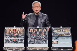 Tổng Giám đốc điều hành (CEO) Nvidia Jensen Huang phát biểu tại hội chợ công nghệ. (Ảnh: nikkei asia)
