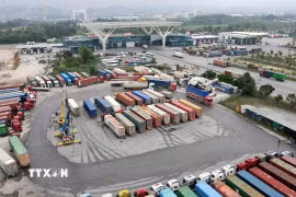 Toàn cảnh kho bãi Cửa khẩu quốc tế Móng Cái. (Ảnh: Văn Đức/TTXVN)