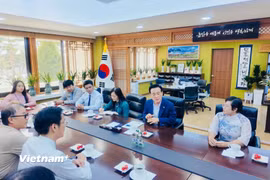 Quang cảnh buổi làm việc. (Ảnh: Duy Anh/Vietnam+)