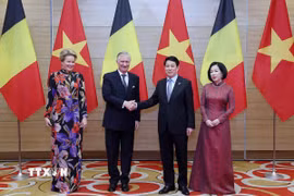 Chủ tịch nước Lương Cường và Phu nhân đón Nhà vua Vương quốc Bỉ Philippe và Hoàng hậu dự tiệc chiêu đãi. (Ảnh: Lâm Khánh/TTXVN)