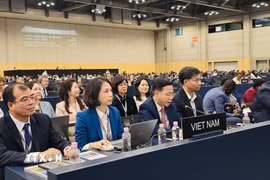 Thứ trưởng Bộ Ngoại giao Ngô Lê Văn, Chủ tịch Ủy ban Quốc gia UNESCO Việt Nam, phát biểu tại Kỳ họp. (Ảnh: Khánh Vân/TTXVN)