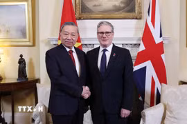 Tổng Bí thư Tô Lâm và Thủ tướng Liên hiệp Vương quốc Anh và Bắc Ireland Keir Starmer. (Ảnh: Thống Nhất/TTXVN)