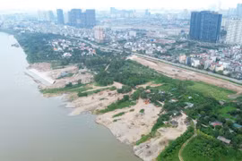 Sau khi hoàn thành, Công viên công cộng Phú Thượng được kỳ vọng trở thành “lá phổi xanh” ven sông phía Bắc Thủ đô, (Ảnh: Quốc Khánh/TTXVN)