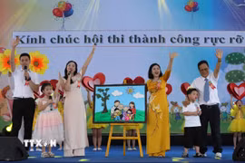 Các đội tham gia Hội thi “Gia đình tài năng”. (Ảnh: Danh Lam/TTXVN)
