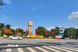 Trung tâm xã Yên Phong, tỉnh Bắc Ninh trang hoàng trước ngày trở thành phường. (Ảnh: Thanh Thương/TTXVN)