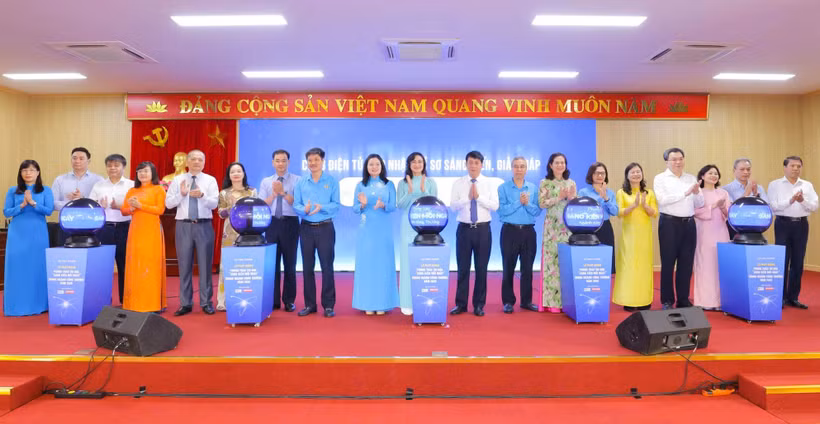 Lễ phát động Phong trào thi đua “Sáng kiến mỗi ngày” năm 2026 và khởi động Cuộc thi “Nhóm giải pháp Đổi mới sáng tạo - Chuyển đổi số ngành Công Thương”. (Ảnh: PV/Vietnam+)