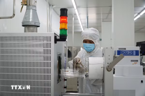Chương trình hành động của Bộ Chính trị thực hiện Kết luận số 105-KL/TW về thu hút và trọng dụng nhân tài trong các ngành, lĩnh vực mũi nhọn