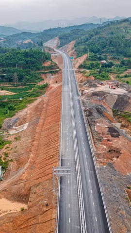 Dự án đường cao tốc Hữu Nghị-Chi Lăng. (Ảnh: PV/Vietnam+)
