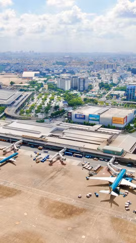 Máy bay của các hãng hàng không tại Sân bay quốc tế Tân Sơn Nhất. (Ảnh: PV/Vietnam+)