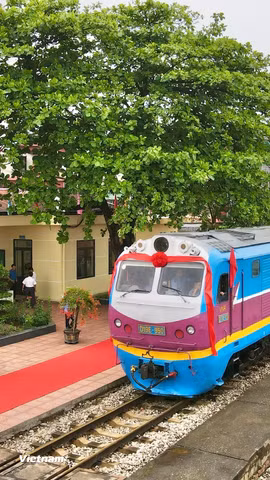 Một đoàn tàu chở hàng liên vận kết nối sang Trung Quốc. (Ảnh: Việt Hùng/Vietnam+)