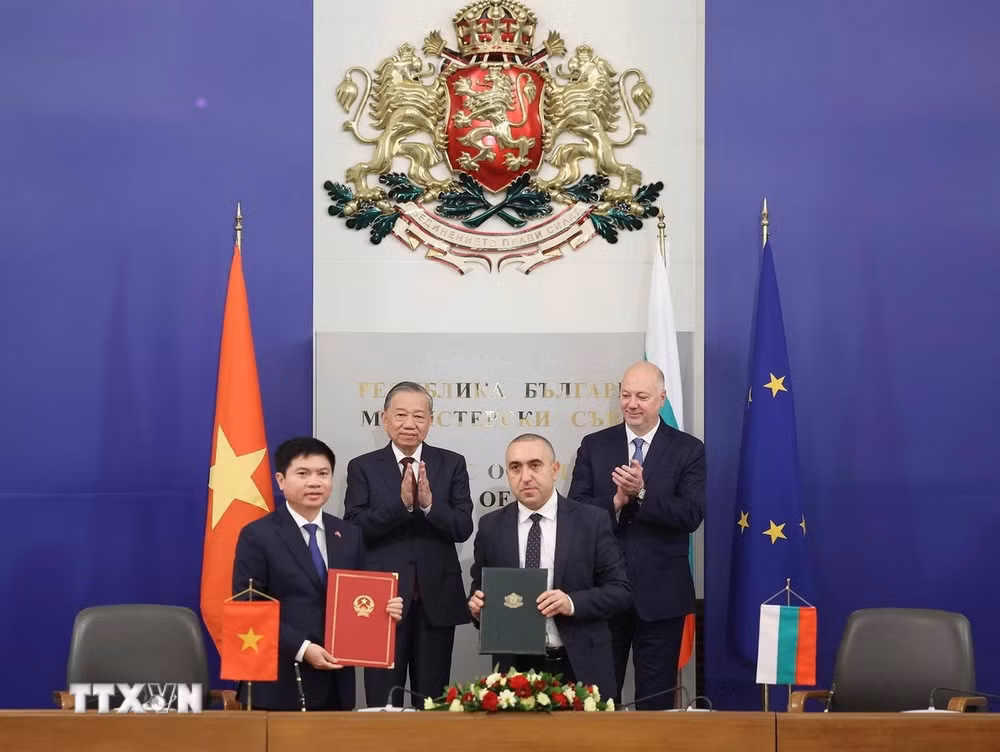 ttxvn-tong-bi-thu-to-lam-bulgaria-2.jpg