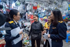 Việc điều chỉnh dự thảo Luật Thuế thu nhập cá nhân là bước đi tích cực, giảm gánh nặng cho người làm công và hộ kinh doanh nhỏ. (Ảnh: PV/Vietnam+)