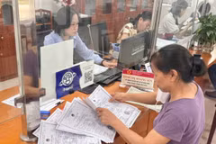 Bộ Nội vụ đề nghị quan tâm giữ chân những cán bộ, công chức, viên chức còn từ 10 năm trở lên đến tuổi nghỉ hưu có năng lực công tác, có nhiều thành tích, cống hiến. (Ảnh: PV/Vietnam+)