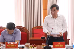 Đại diện Đoàn kiểm tra, giám sát thông qua Dự thảo kết quả kiểm tra, giám sát.( Ảnh: Tuấn Anh/TTXVN)