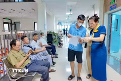 Trung tâm Y tế Yên Lạc nâng cao công tác đón tiếp, khám chữa bệnh. (Ảnh: Nguyễn Thảo/TTXVN)