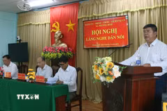 Từ những ý kiến xây dựng của người dân, địa phương có thêm thông tin để hoàn thiện công tác lãnh đạo, quản lý, kịp thời tháo gỡ khó khăn và nâng cao chất lượng phục vụ. (Ảnh: Duy Khương /TTXVN)
