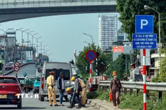 Xử lý các phương tiện dừng, đỗ trái phép trên tuyến cửa ngõ phía Nam Thủ đô