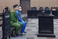 Tổng giám đốc Hoàng Nam trong phiên tòa mới đây bị hoãn vì vắng nhiều bị hại. (Nguồn: Tuổi trẻ)